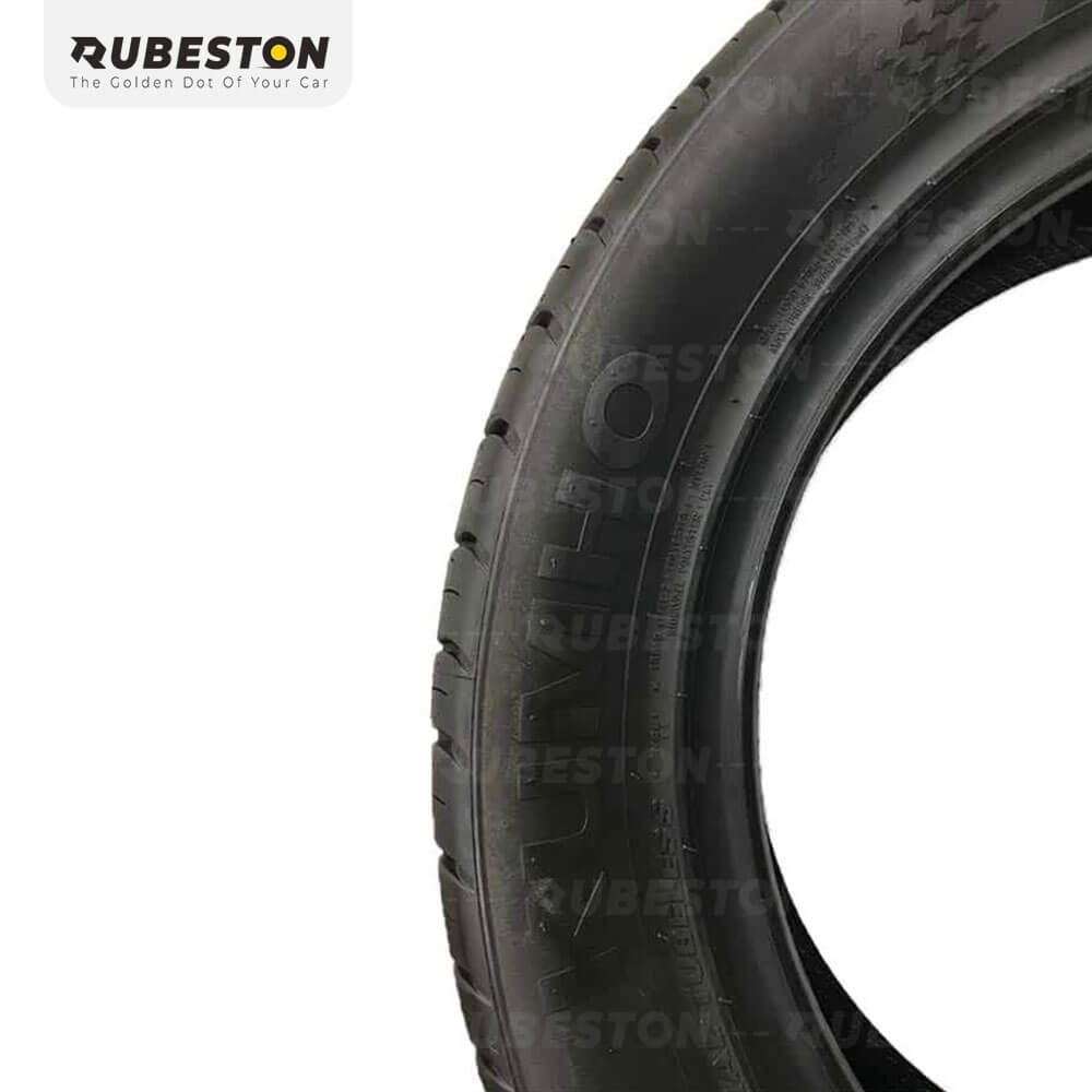 لاستیک کومهو - سایز 215/55R17 - مدل HS51