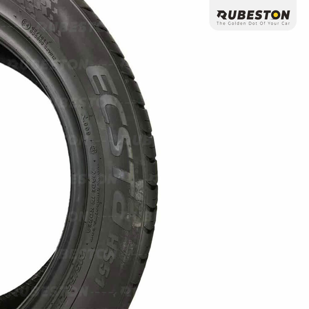 لاستیک کومهو - سایز 215/55R17 - مدل HS51