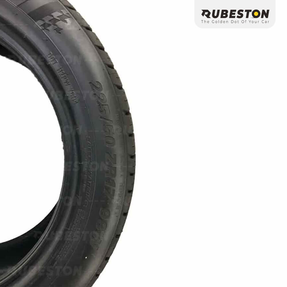 لاستیک کومهو - سایز 225/50R17 - مدل HS51
