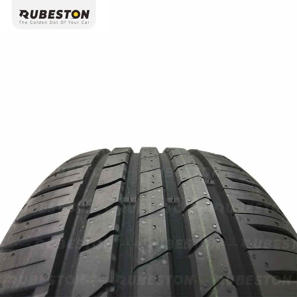 لاستیک کومهو - سایز 225/55R17 - مدل HS51