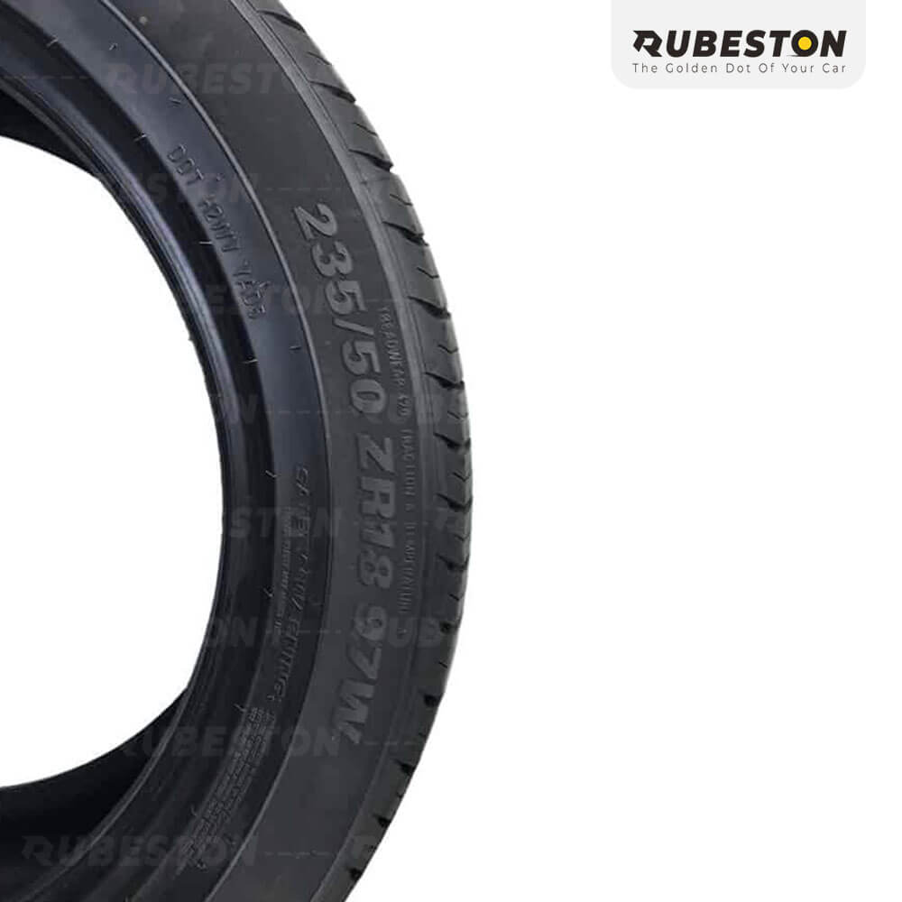 لاستیک کومهو - سایز 235/50R18 - مدل HP91